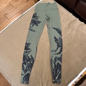 Lululemon Align Green Leggings with Floral Print sz 2